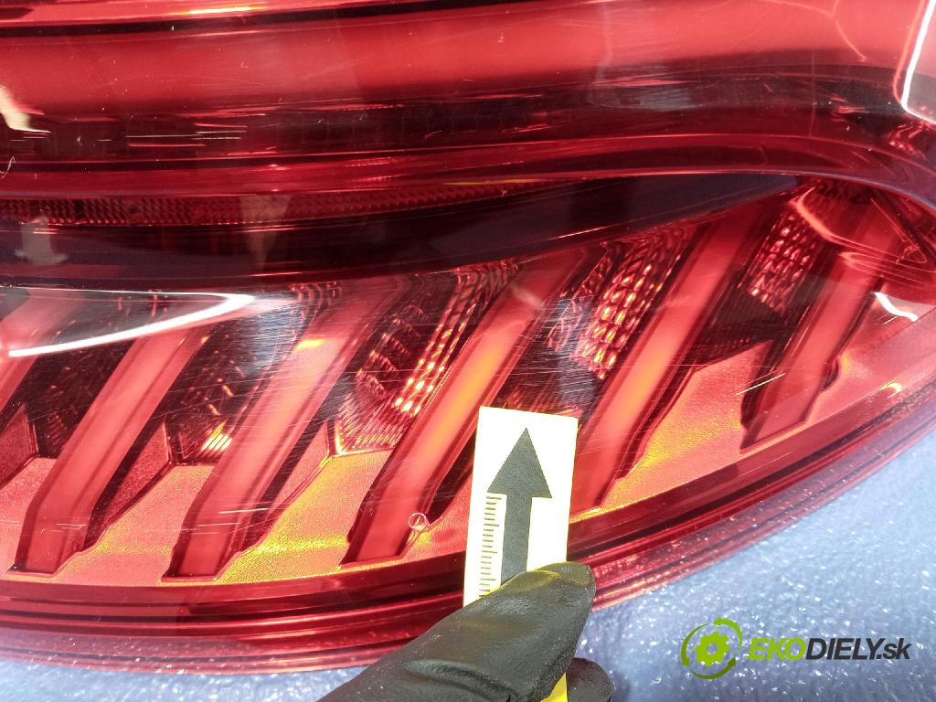 Audi SQ8 2022 světlo Zad: Práva: Mimo: 4M8945070B