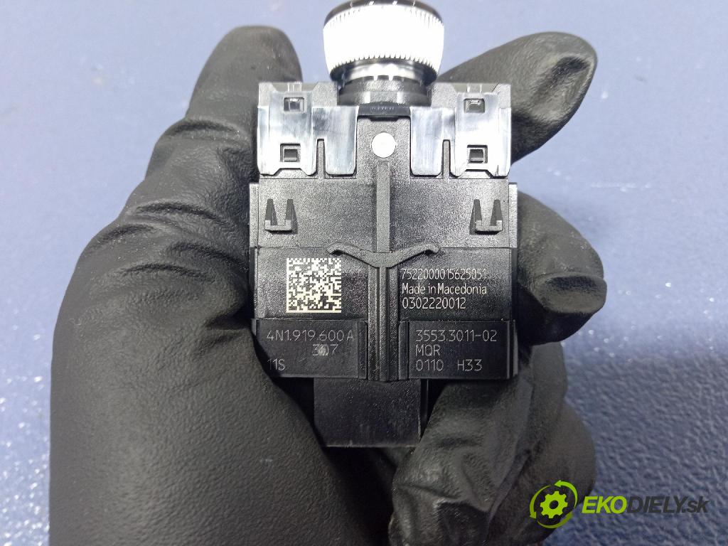 Audi SQ8 2022 Přepínač Radio Navigace 4N1919600A