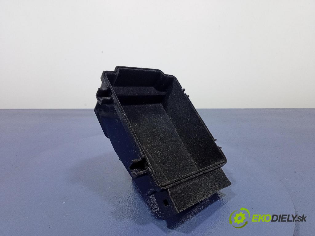 Audi SQ8 2022 kastlík 4M8864981