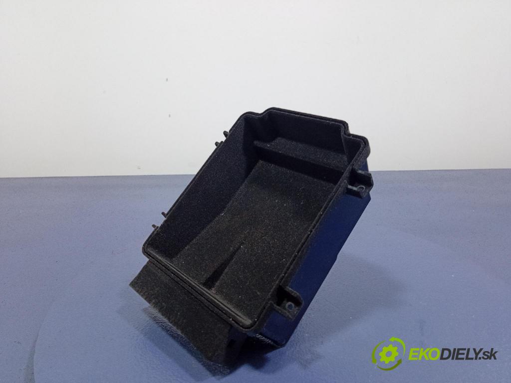 Audi SQ8 2022 kastlík 4M8864981