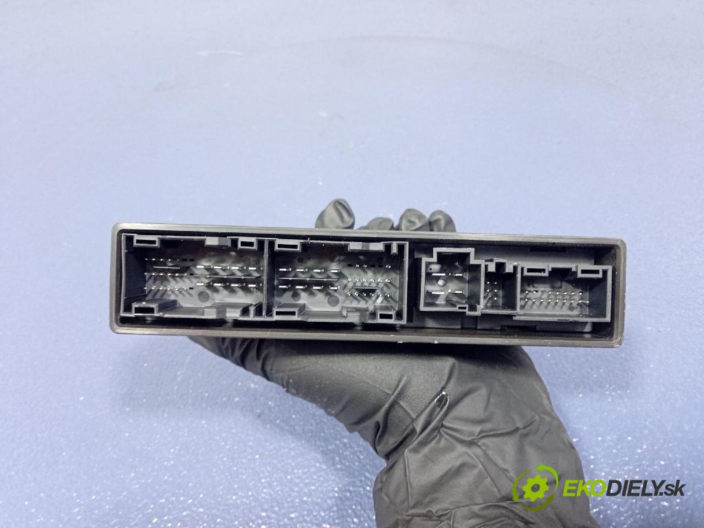 Audi SQ8 2022 řídící jednotka Sedačka: 4M8959760B