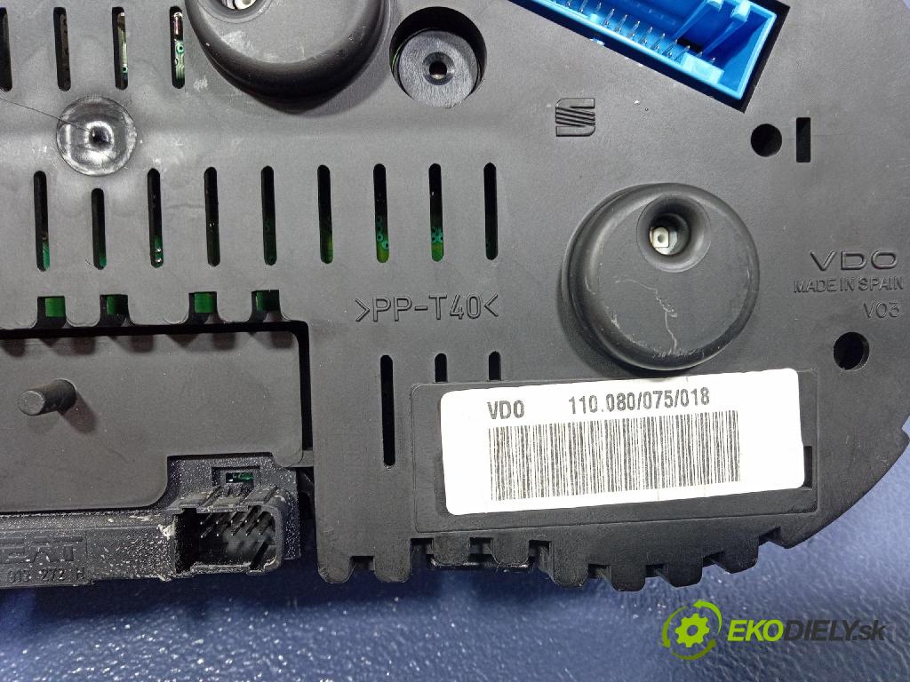 Seat Leon 2000 prístrojovka/ budíky 1M0920821A