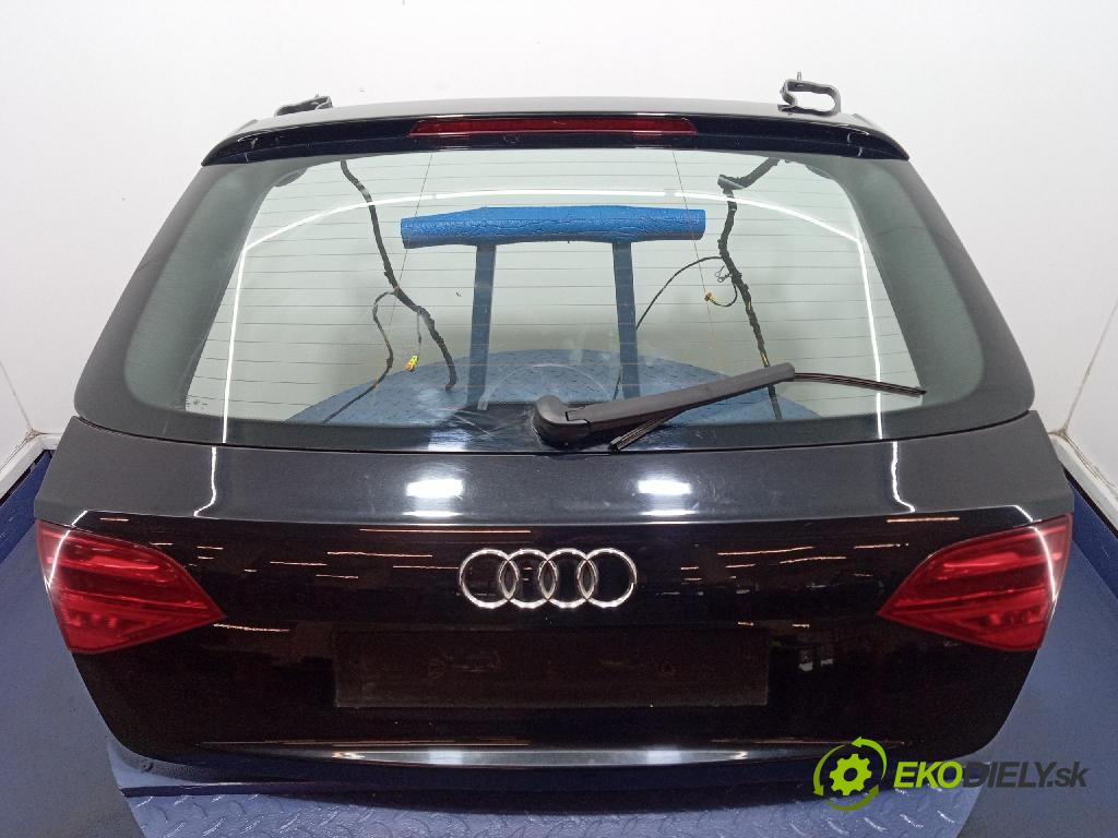 Audi A4 2009 zadní dveře kufra: kufr