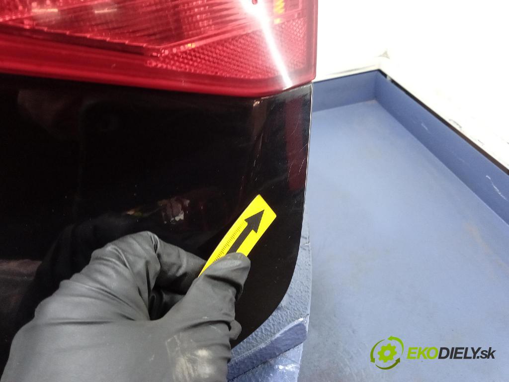 Audi A4 2009 zadní dveře kufra: kufr