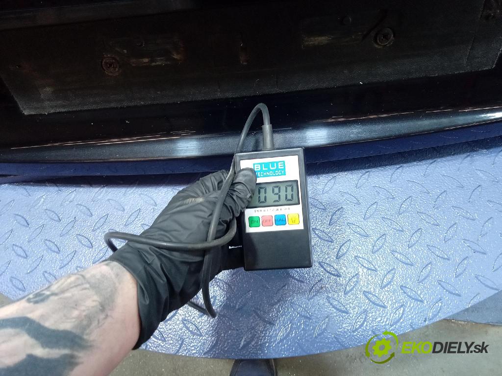 Audi A4 2009 zadní dveře kufra: kufr