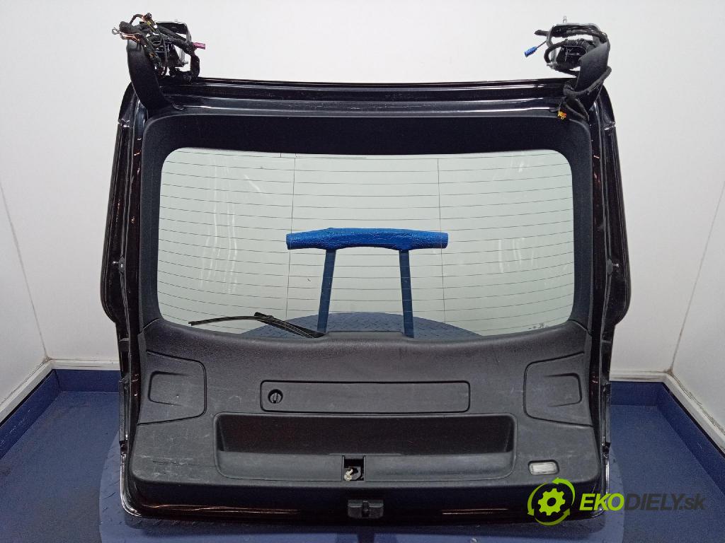 Audi A4 2009 zadní dveře kufra: kufr