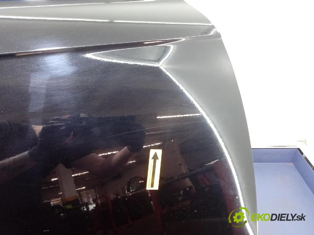 Audi A4 2009 dveře před prave