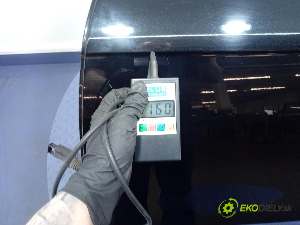 Audi A4 2009 dveře před prave