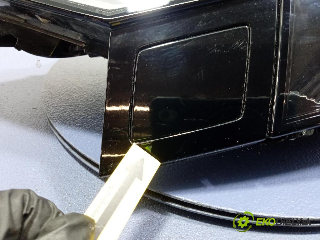 Audi SQ8 2022 světlo Levý: 4M8941035