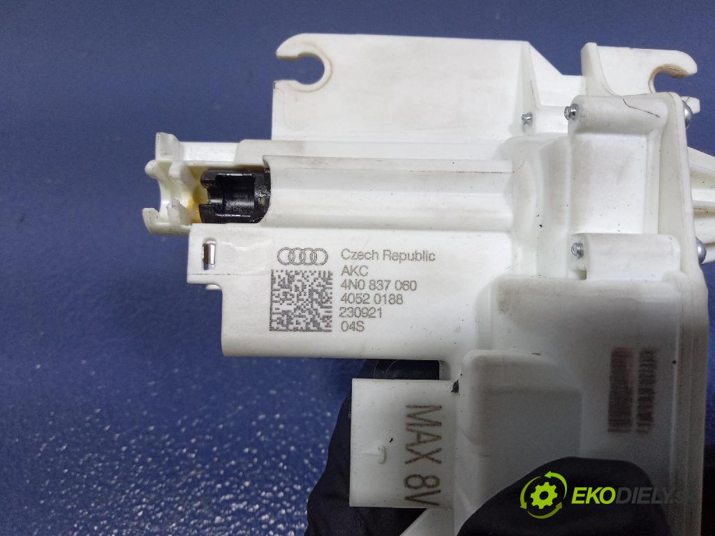 Audi SQ8 2022 zámek dveře před v pravo: 4N0837060