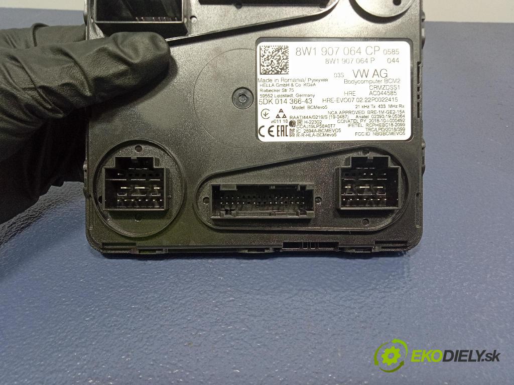 Audi SQ8 2022 řídící jednotka Komfortu 8W1907064CP