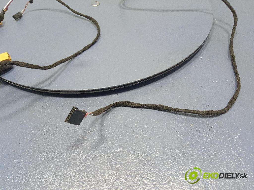 Audi SQ8 2022 Lampy Uvnitř 4M8971100F