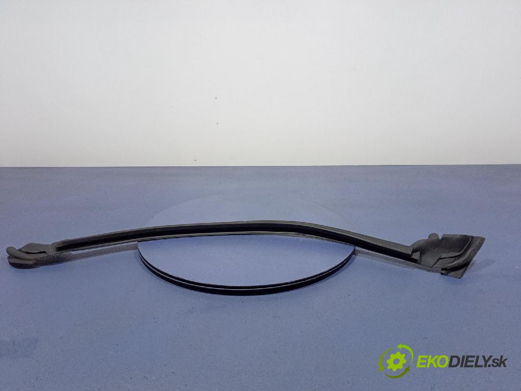 Audi SQ8 2022 Těsnění: dvere 4M8839480D