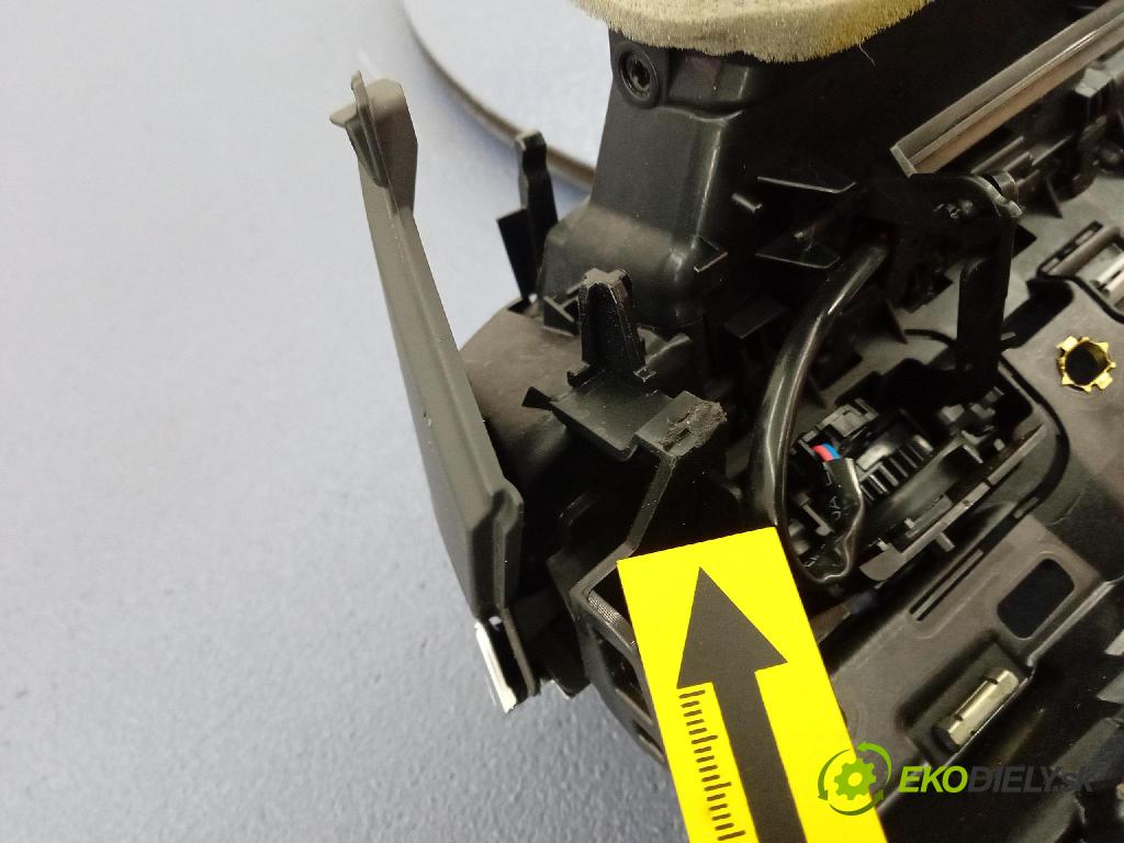 Audi SQ8 2022 Mřížky Proud vzduchu Vzduch: 4M8820902F