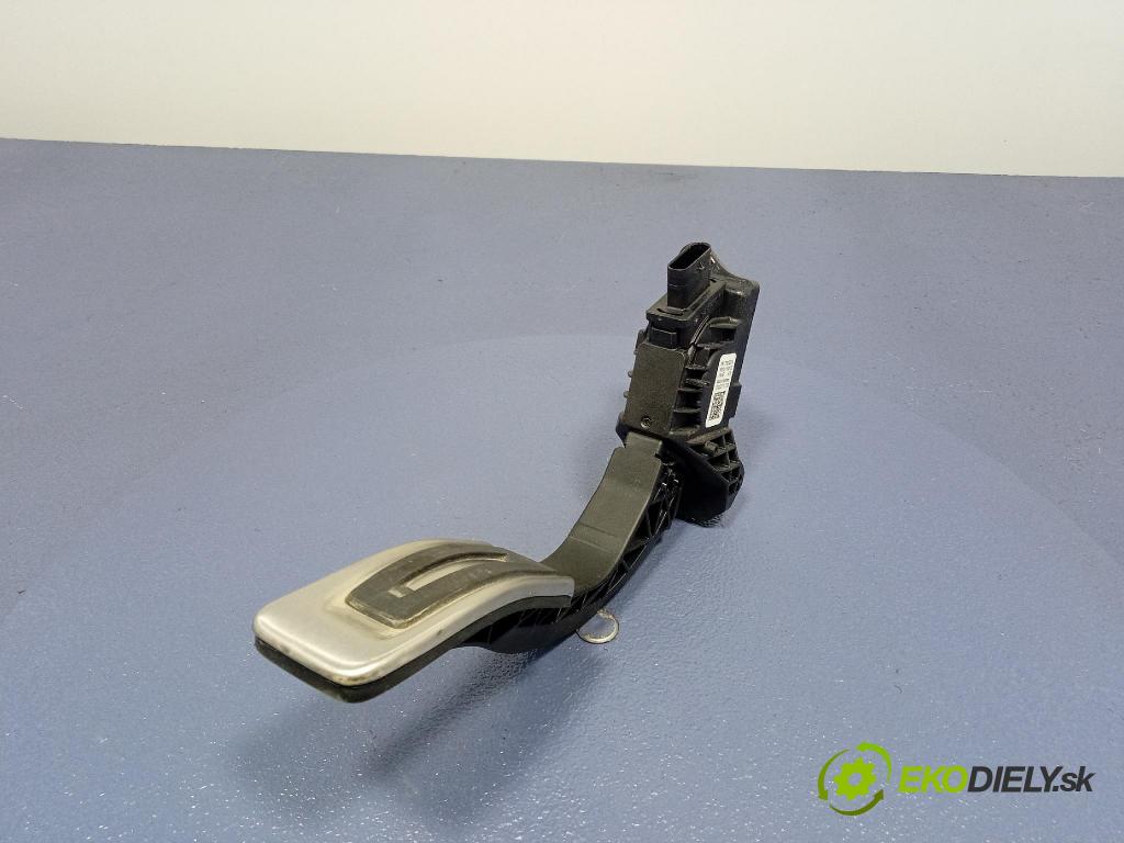 Audi SQ8 2022 pedal Plyn: 8W1723532A