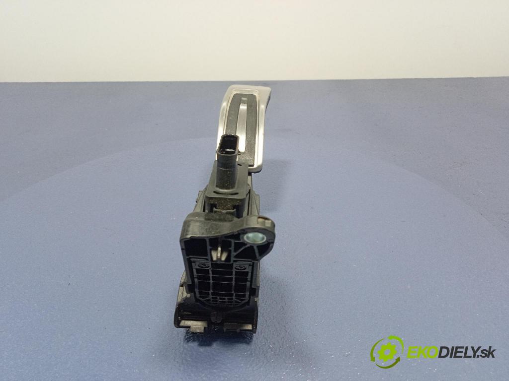 Audi SQ8 2022 pedal Plyn: 8W1723532A