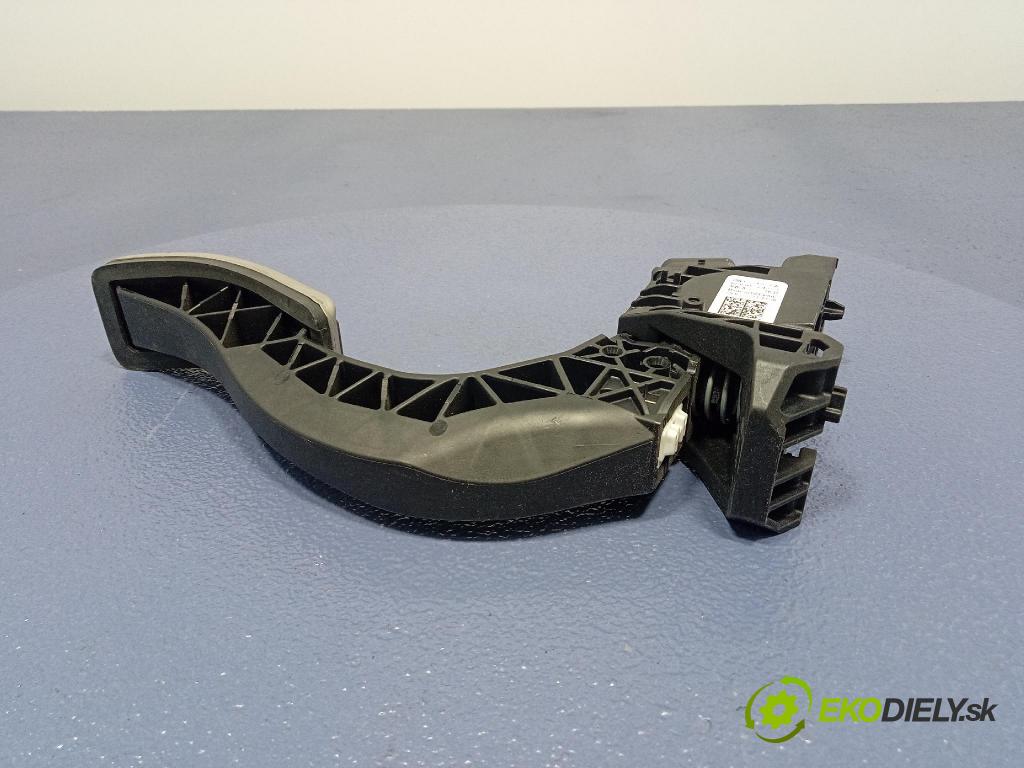 Audi SQ8 2022 pedal Plyn: 8W1723532A