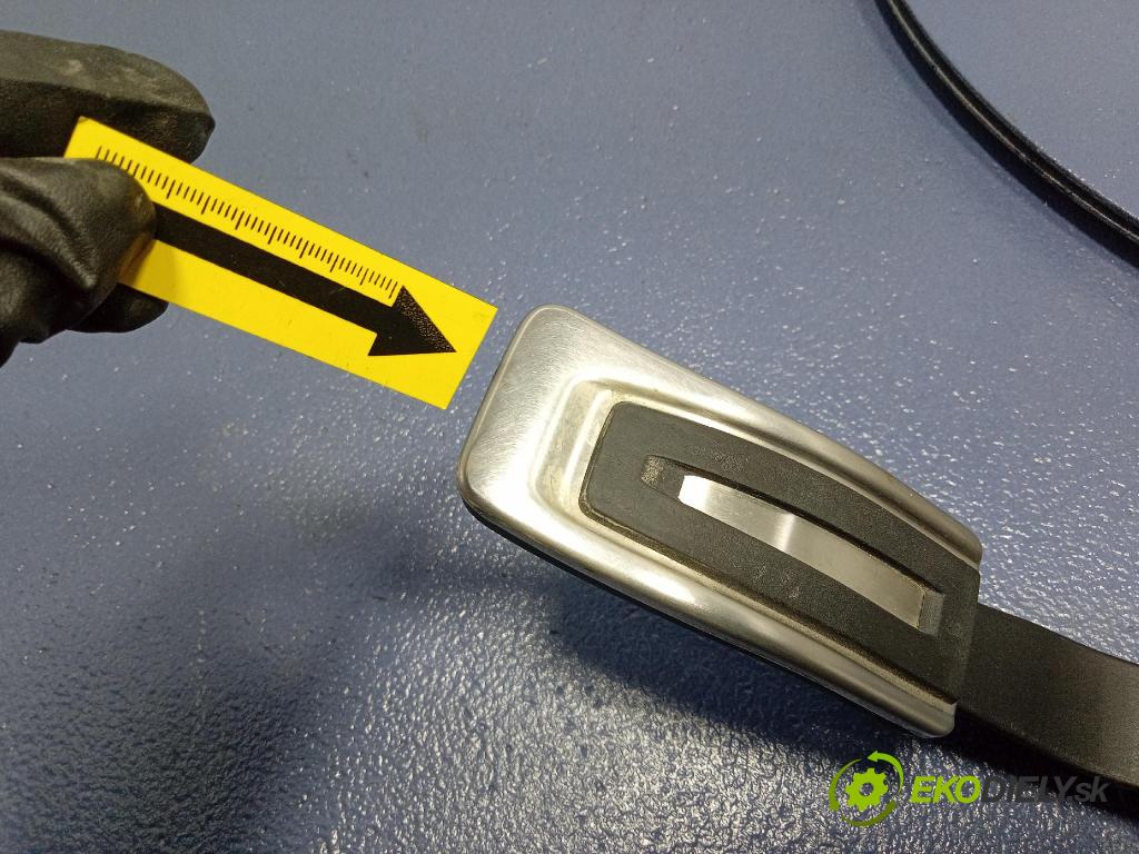 Audi SQ8 2022 pedal Plyn: 8W1723532A