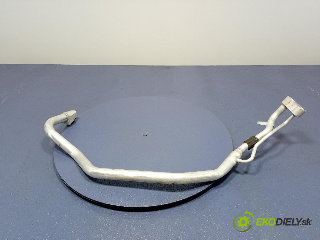 Audi SQ8 2022 trubka Klimatizace: 4M0816738M