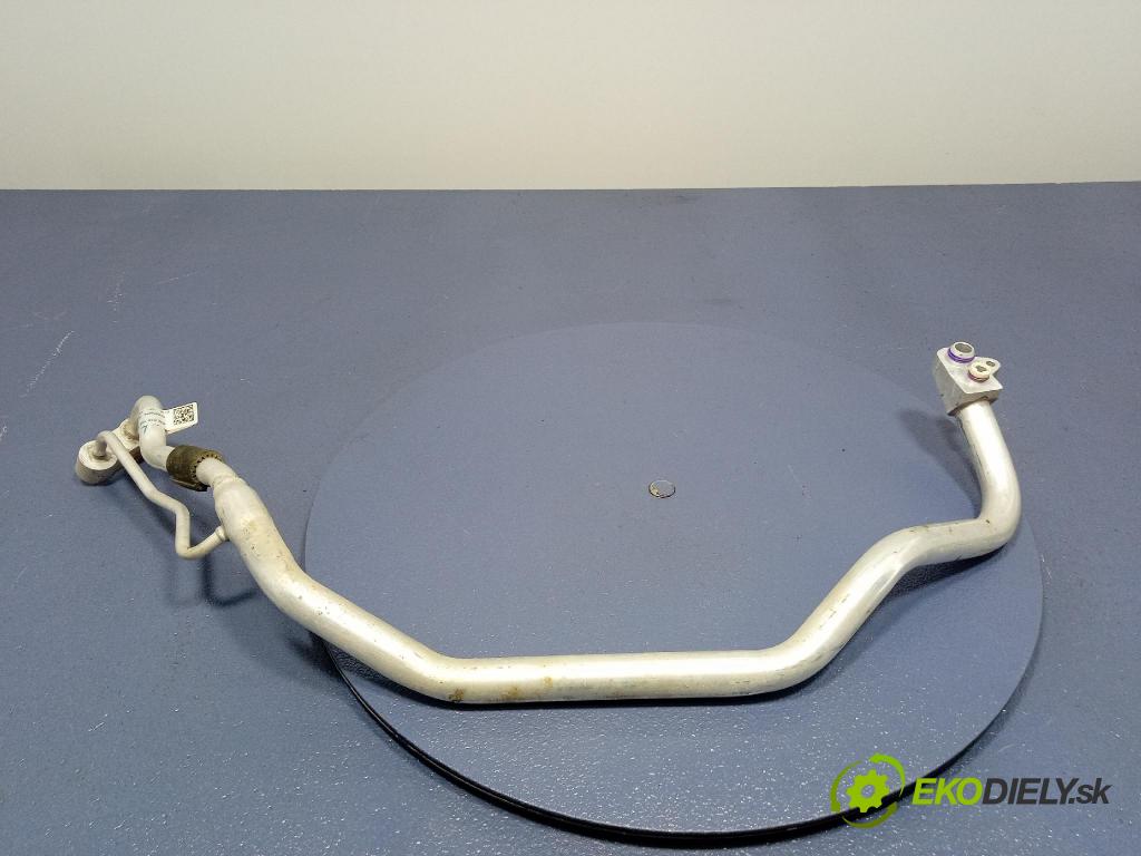 Audi SQ8 2022 trubka Klimatizace: 4M0816738M