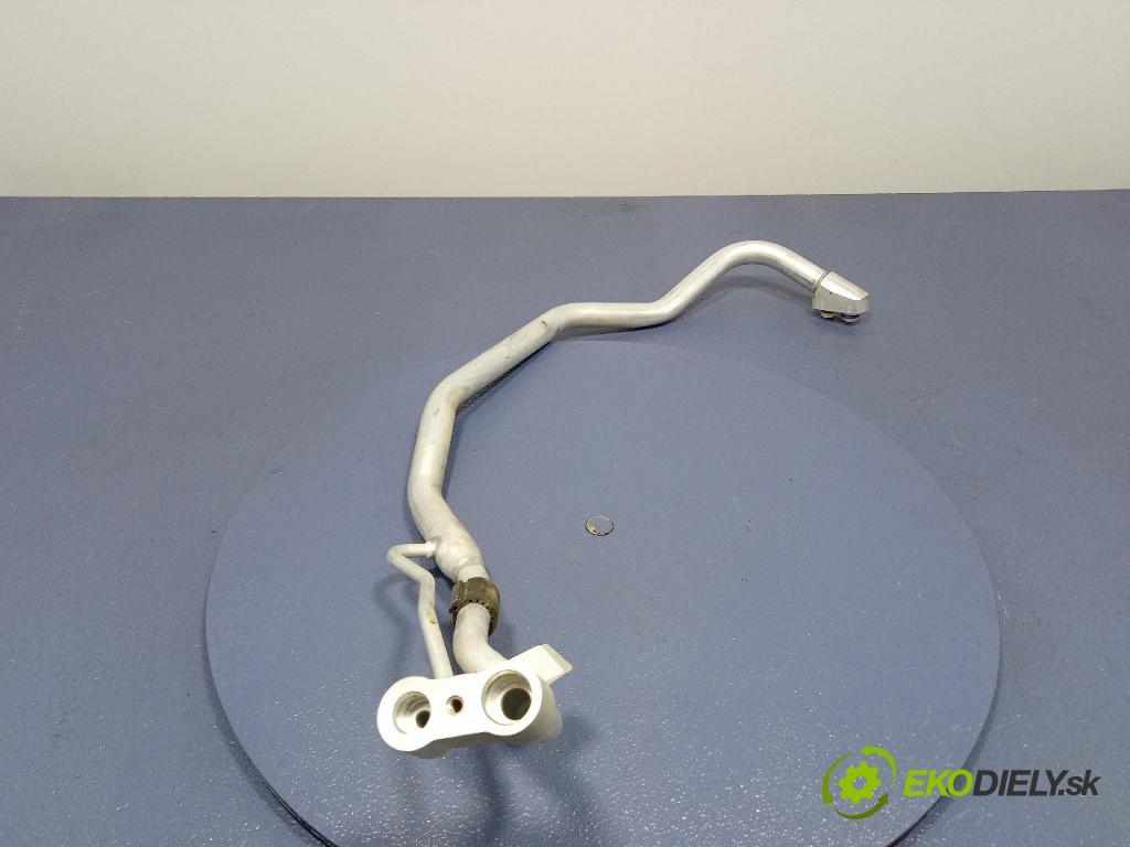 Audi SQ8 2022 trubka Klimatizace: 4M0816738M