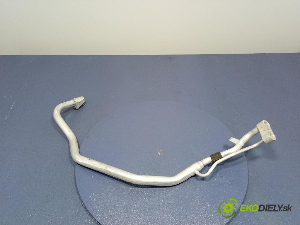 Audi SQ8 2022 trubka Klimatizace: 4M0816738M