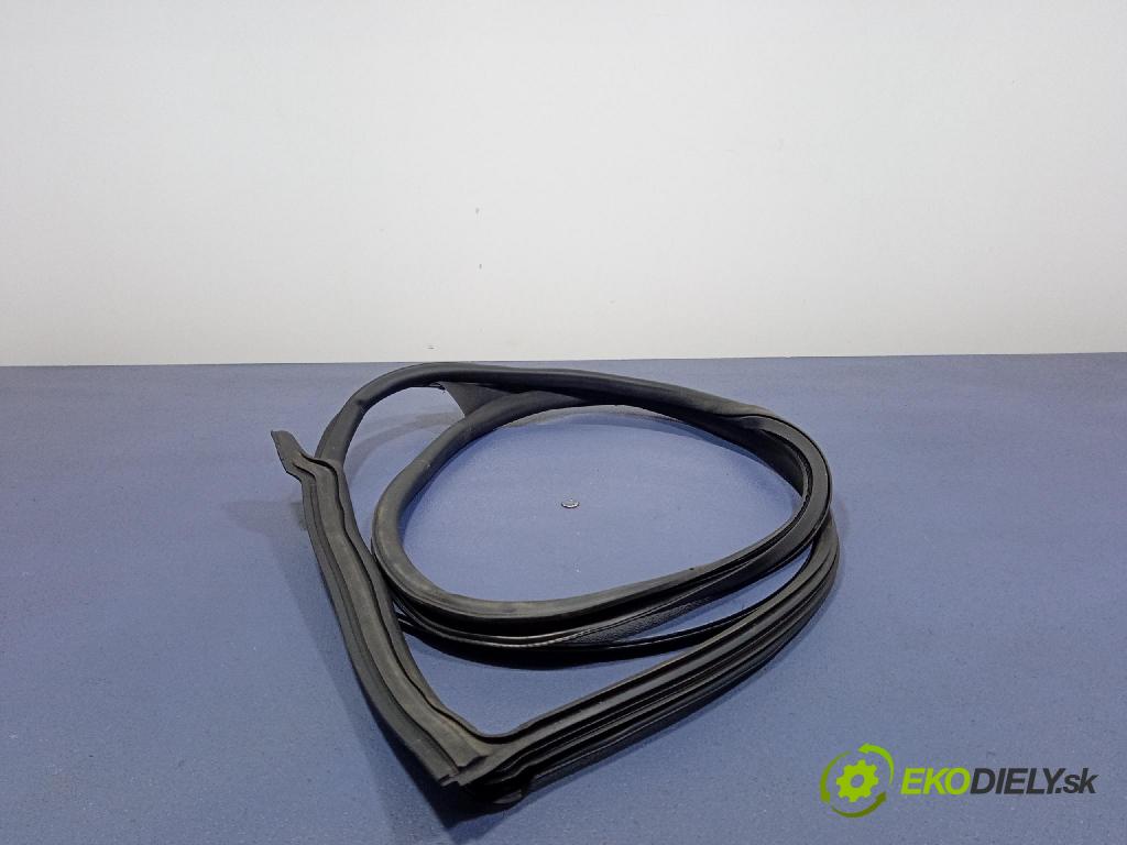 Audi SQ8 2022 Těsnění: dvere 4M8831707