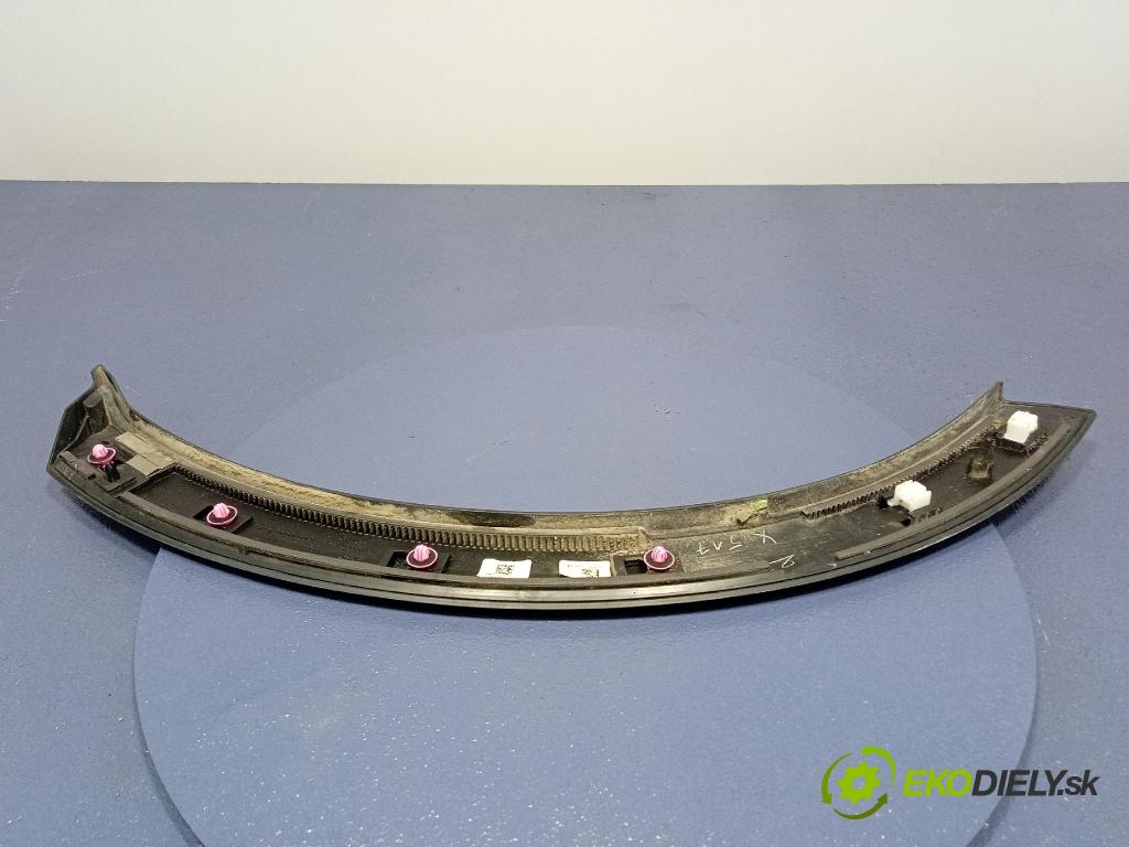 Audi SQ8 2022 lišta Dekoratívní: 4M8853817E