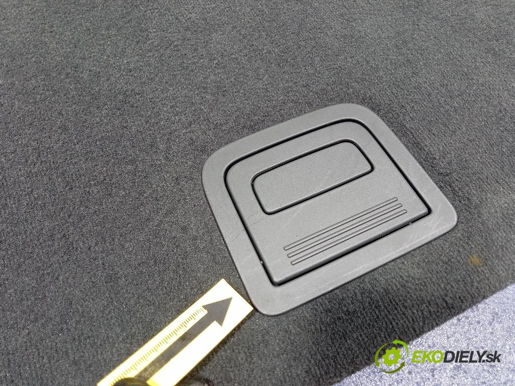 Audi SQ8 2022 koberec do auta 4M8863462B