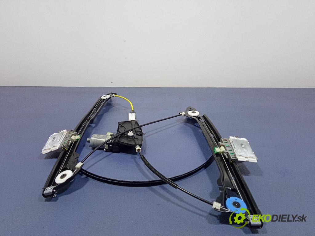 Audi SQ8 2022 mechanismus stahování Sklenka: Zad: v pravo: 4M8839462