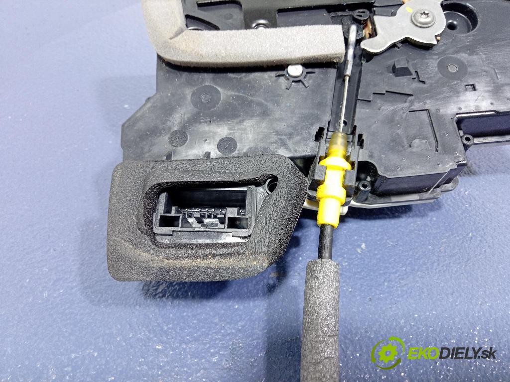 Audi SQ8 2022 zámek dveře Zad: v pravo: 4K0839016R