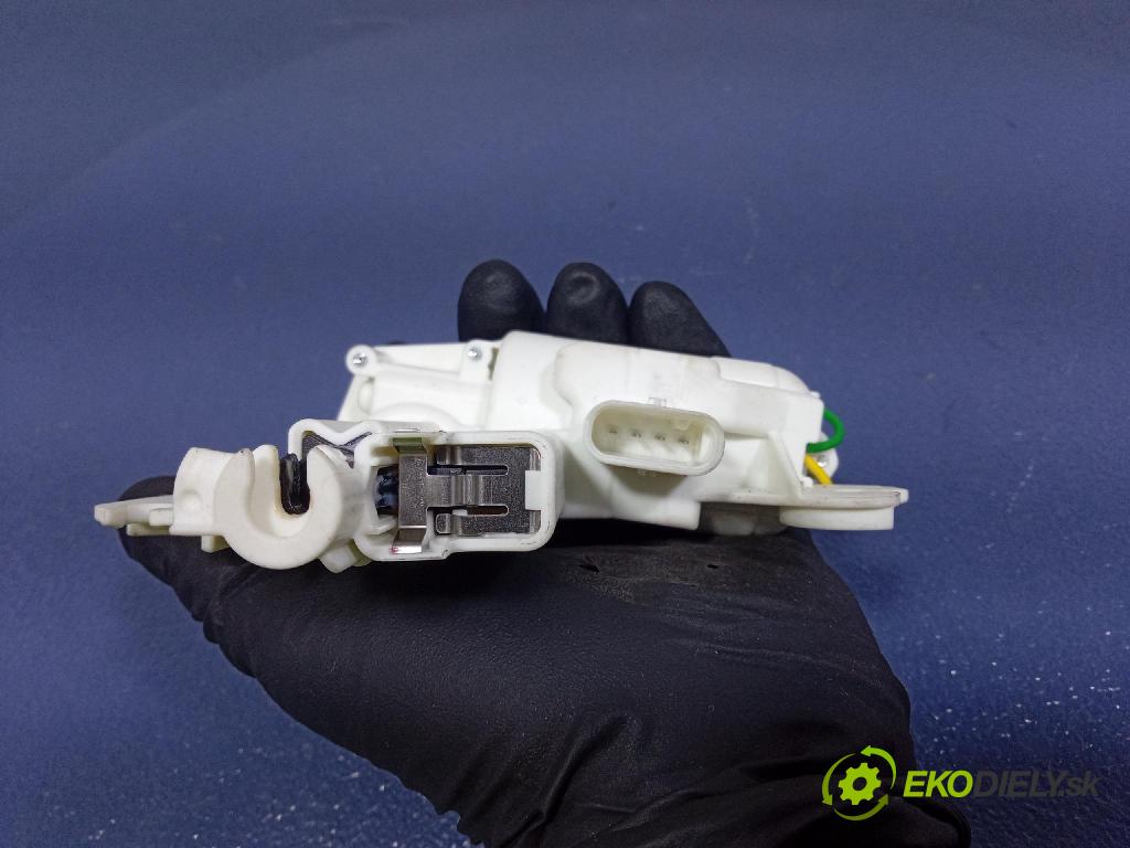 Audi SQ8 2022 zámek dveře Zad: v pravo: 4N0837060