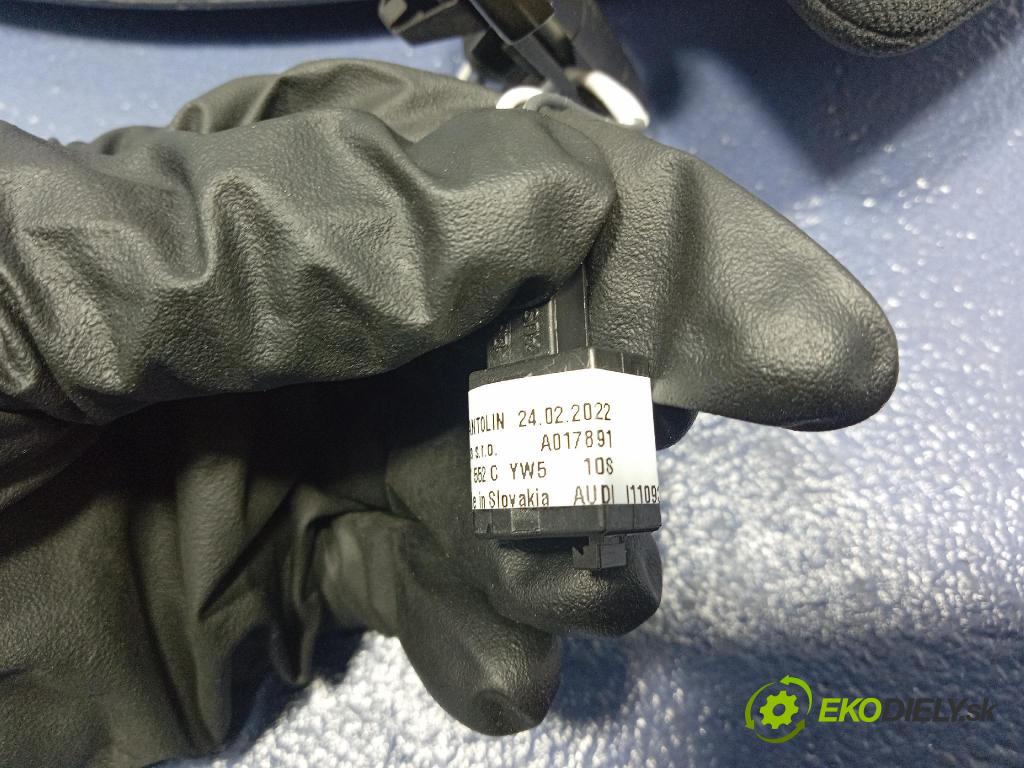 Audi SQ8 2022 kryt 4M8857552C