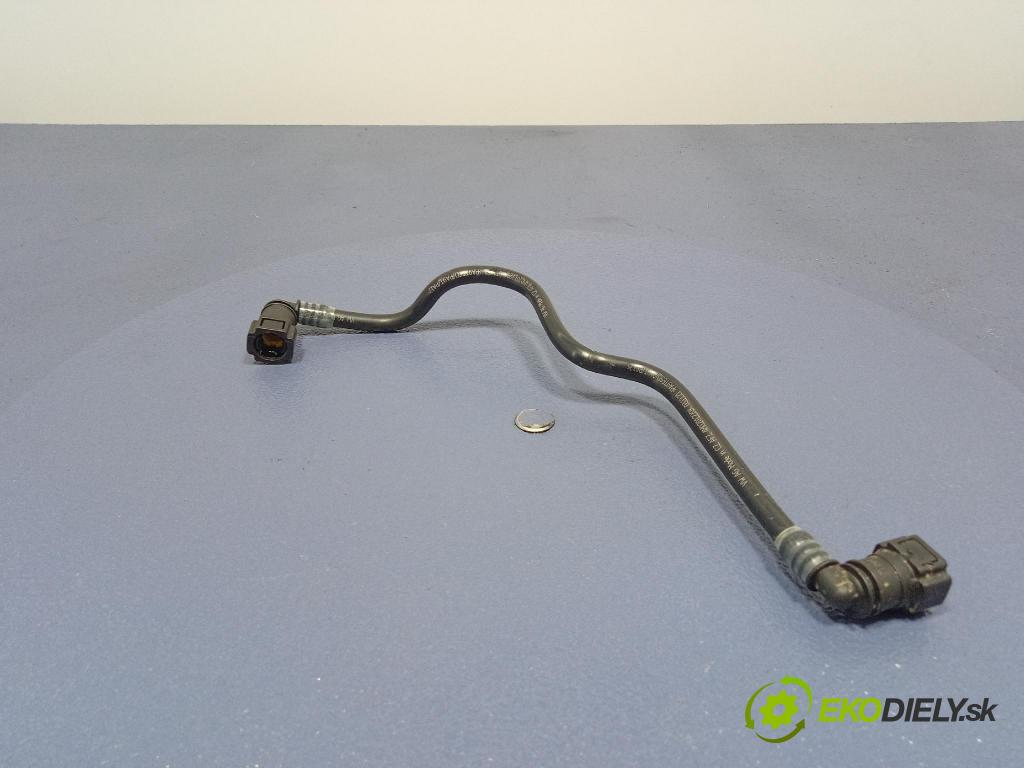 Audi SQ8 2022 rúrka paliva 4M0201220K