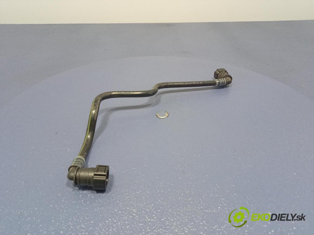 Audi SQ8 2022 rúrka paliva 4M0201220K