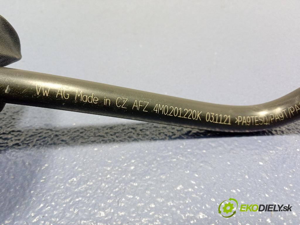 Audi SQ8 2022 rúrka paliva 4M0201220K