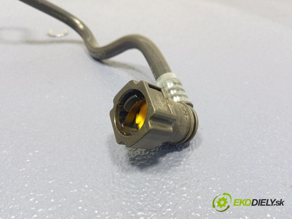 Audi SQ8 2022 rúrka paliva 4M0201220K