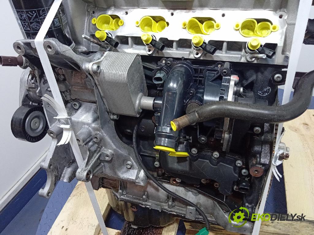 Audi A4 2009 motor Benzín CDH