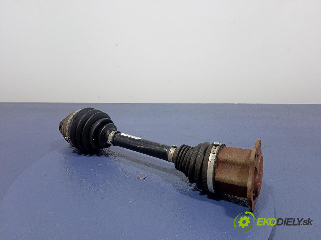 Audi A4 2009 poloos levá před 8K0407271Q