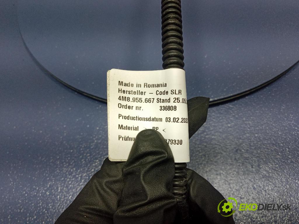 Audi SQ8 2022 ostřikovač 4M8955667