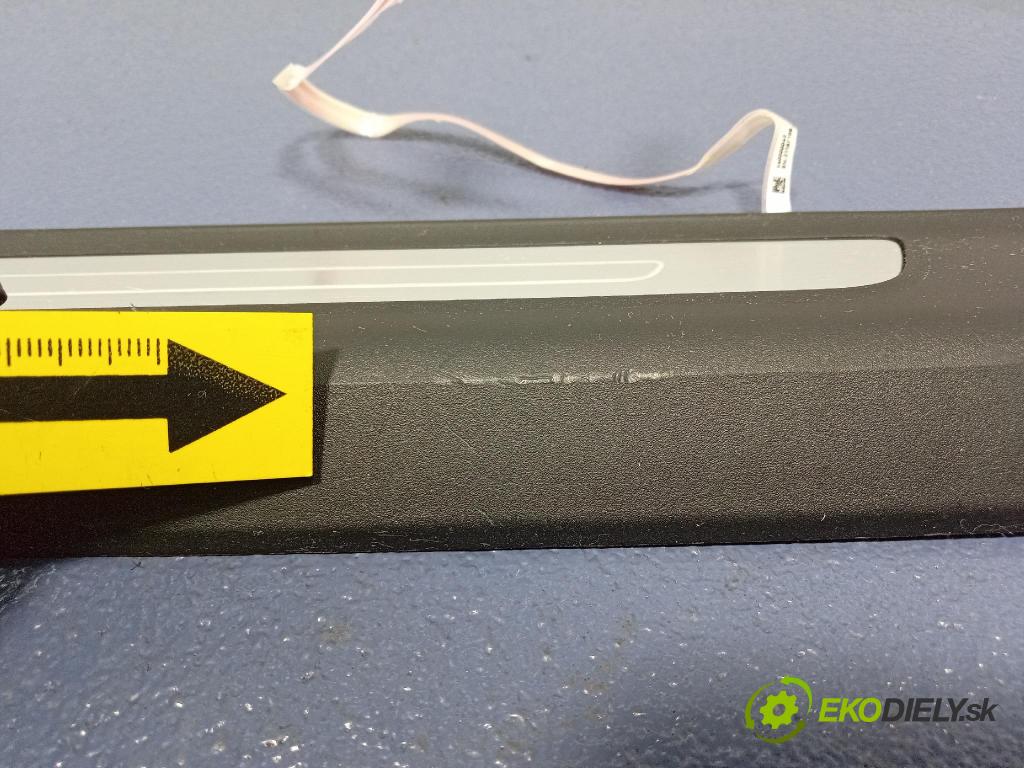 Audi SQ8 2022 lišta Dekoratívní: Práh: 4M0947418