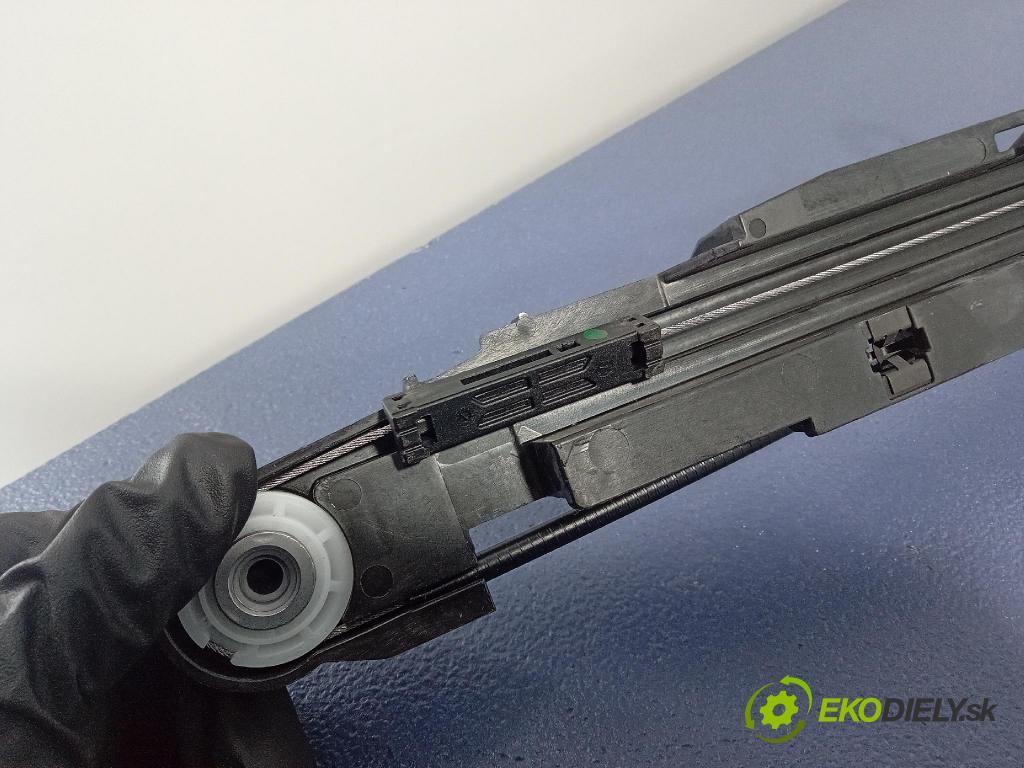 Audi SQ8 2022 roleta 4M8863560