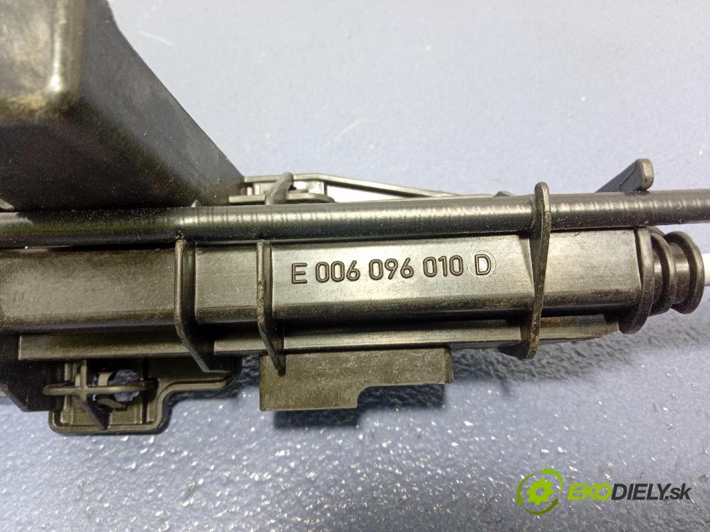 Audi SQ8 2022 roleta 4M8863560