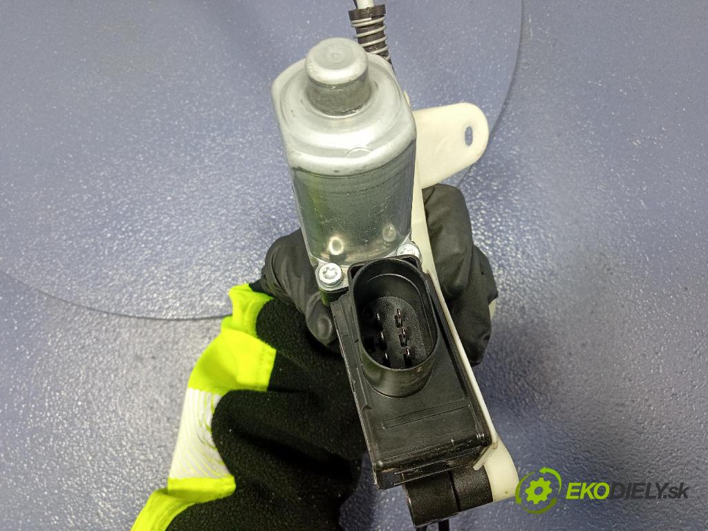 Audi SQ8 2022 roleta 4M8863560