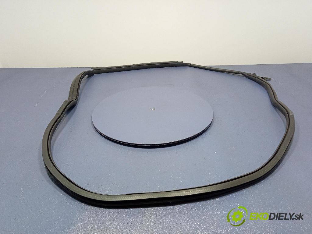 Audi SQ8 2022 Těsnění: dveře 4M8833708F