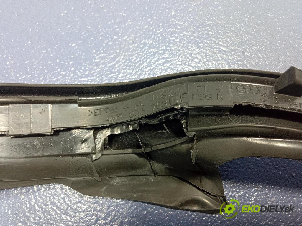 Audi SQ8 2022 Těsnění: dveře 4M8833708F