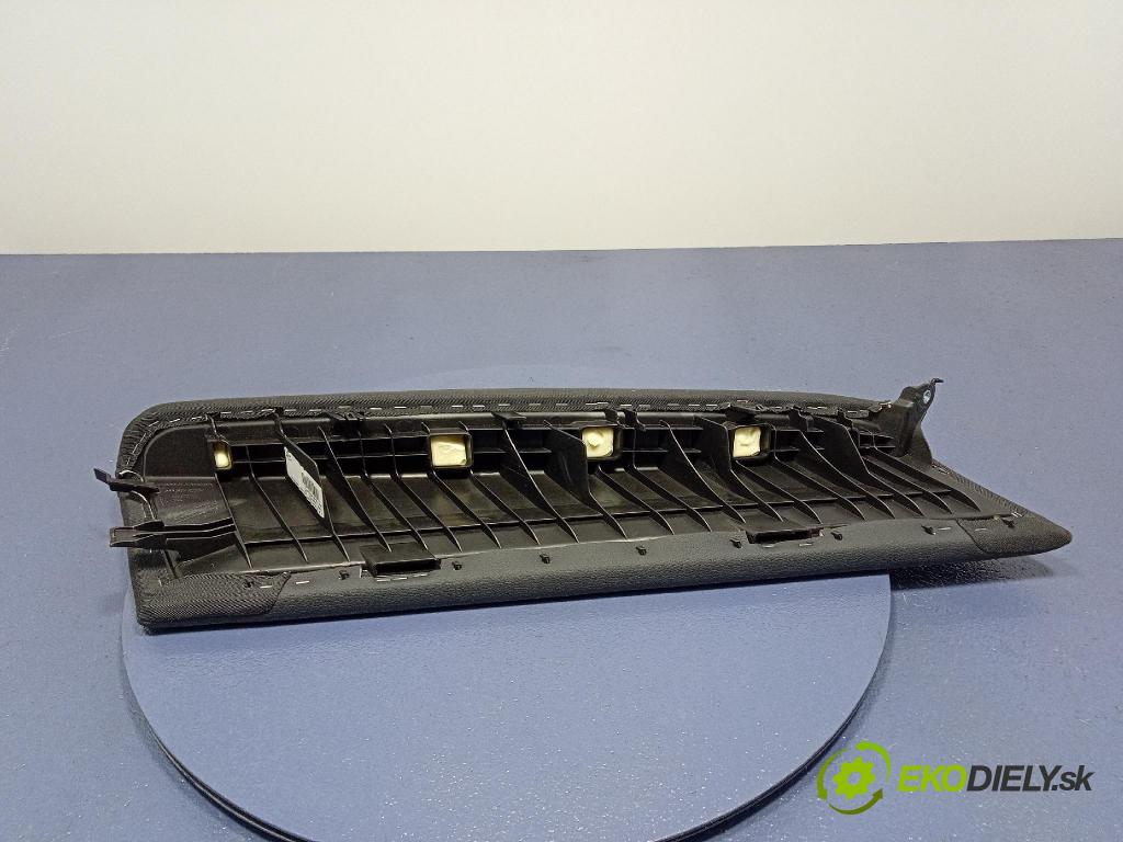 Audi SQ8 2022 Sedadlo zadní 1365237 LI