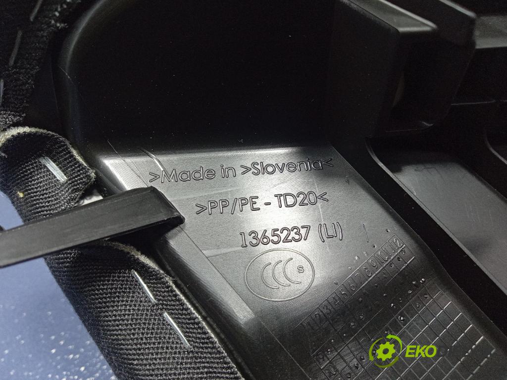 Audi SQ8 2022 Sedadlo zadní 1365237 LI