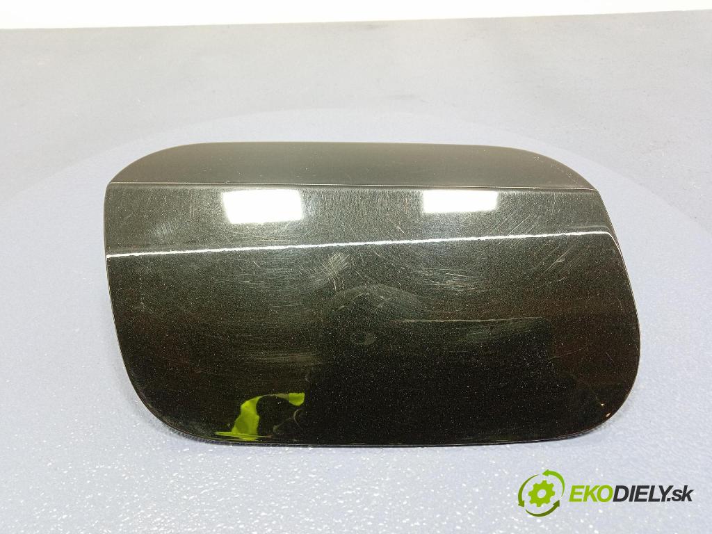 Audi SQ8 2022 Klapka nádrže paliva 4M8809907A