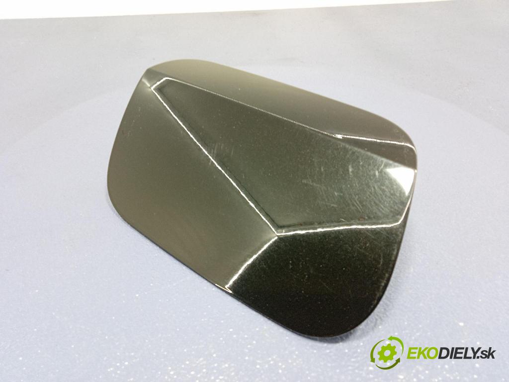 Audi SQ8 2022 Klapka nádrže paliva 4M8809907A